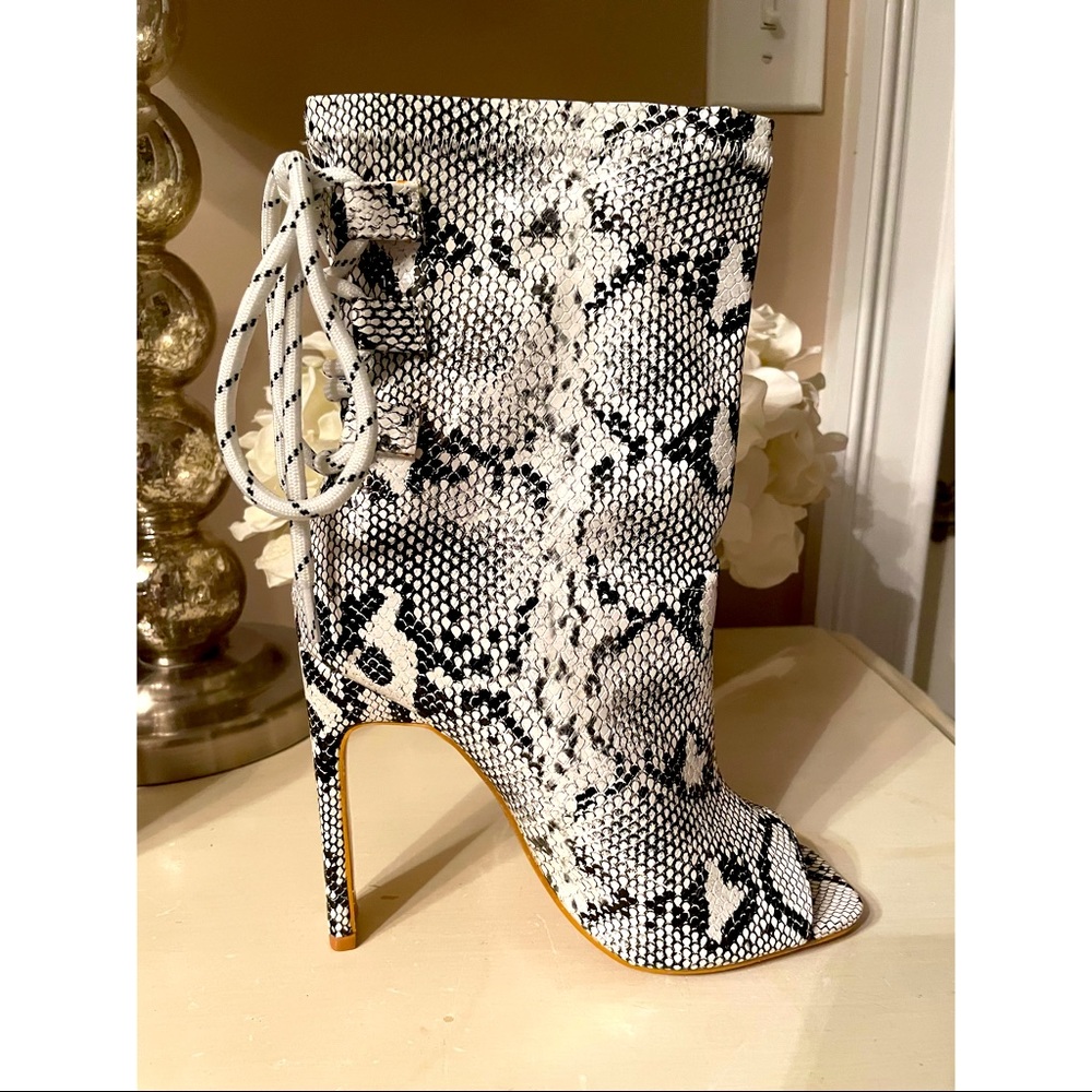Sexy Snakeskin Pattern Open Toed High heel Boots